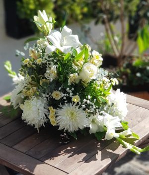 Arreglo Fúnebre Condolencias Ovalado - Floreria Encactus Vina del Mar