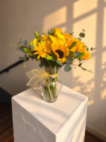 Arreglo en Amarillo - Incluye  Florero Vidrio