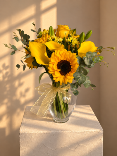Arreglo en Amarillo - Incluye  Florero Vidrio