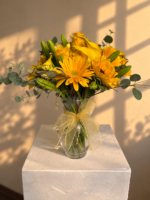 Arreglo en Amarillo - Incluye  Florero Vidrio