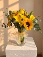 Arreglo en Amarillo - Incluye  Florero Vidrio