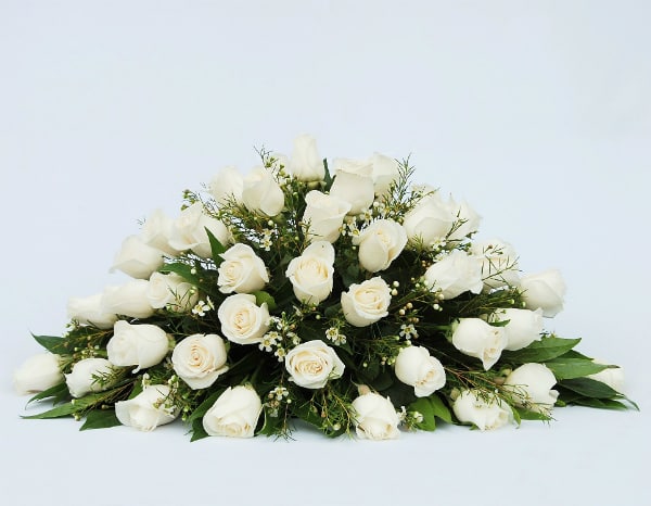 Arreglo Floral en Blanco Cubierta Condolencias Rosas Ecuatorianas