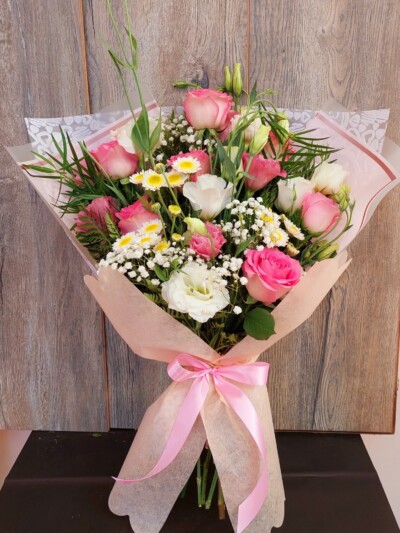 Ramo de Rosas Rosadas y Lisianthus
