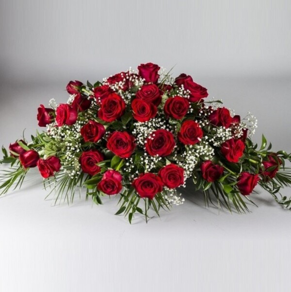Arreglo Floral en Rojo Condolencias