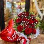 Pack Deleite de Amor: Ramo 12 rosas (Elige color) + Globo Grande Corazón (Aniversario, Amor, San Valentín)