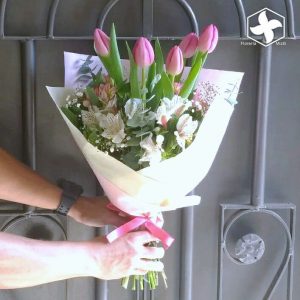 Ramo 5 Tulipanes y Astromelias (Elige color)