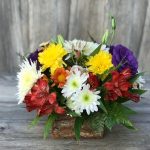 Flores Mixtas en Madera Rústica