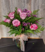 12 Rosas Lila en Florero