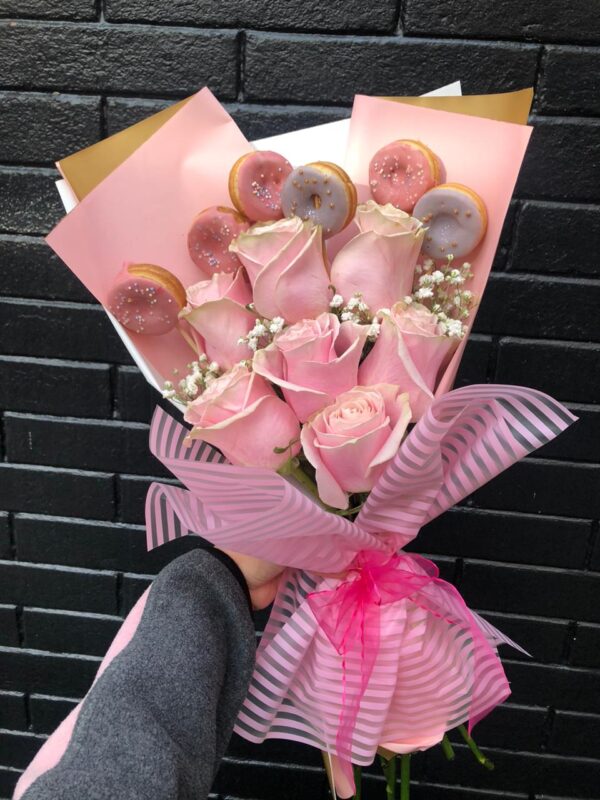 Mini Donuts en Rosas Rosadas