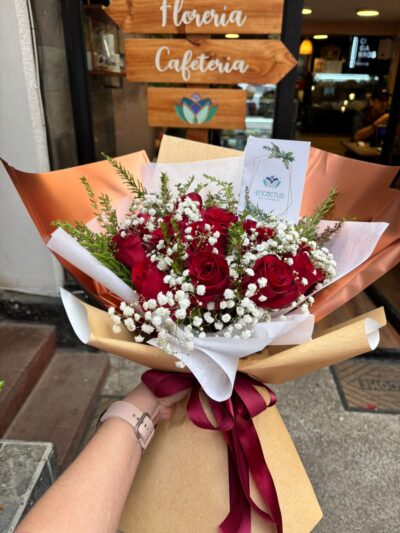 Ramo 20 rosas rojas e ilusión - Floreria Encactus Vina del Mar