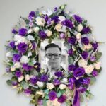 Atril de rosas y lisianthus con Fotografia Impresa en el centro Alta Calidad - Personalizada