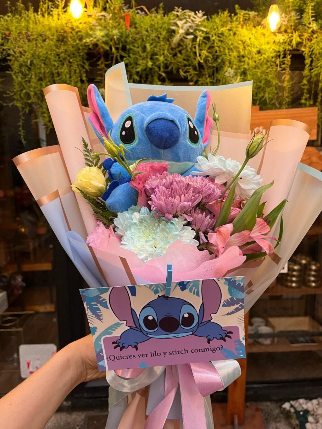 Bouquet Lilo y Stitch. Elige peluche celeste o rosado.
