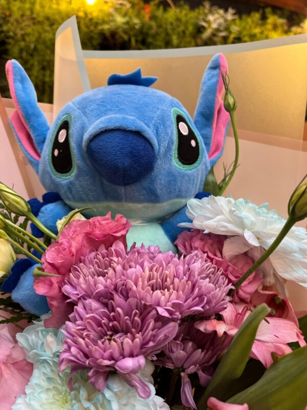 Bouquet Lilo y Stitch. Elige peluche celeste o rosado.