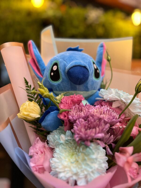 Bouquet Lilo y Stitch. Elige peluche celeste o rosado.