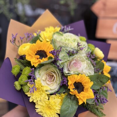 🌿 «Ramo Botánico» Con flores de col ornamental – Edición de temporada