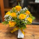 Rosas amarillas en florero (Elige cantidad de rosas)