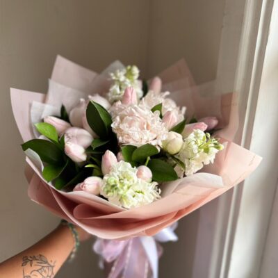 Ramo de Tulipanes y Peonias