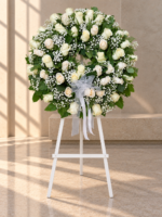 Corona de 45 Rosas Condolencias – Atril con Cinta Personalizada